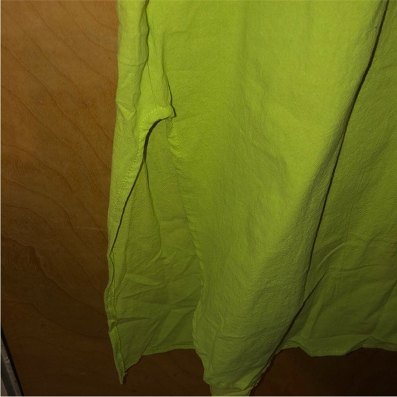 Women’s Long Sleeve Button Down Dress Shirt Lime Green W/ Side Slits Size Small - Picture 4 of 7